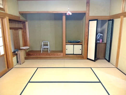 奥側和室8帖