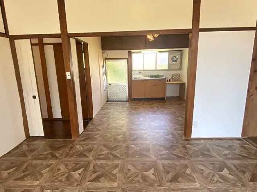 洋室6帖~キッチン